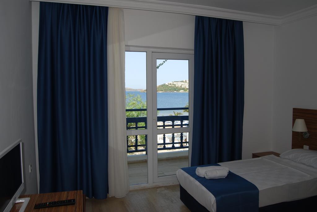 Club Blue White All Inclusive Тургутрейс Номер фото