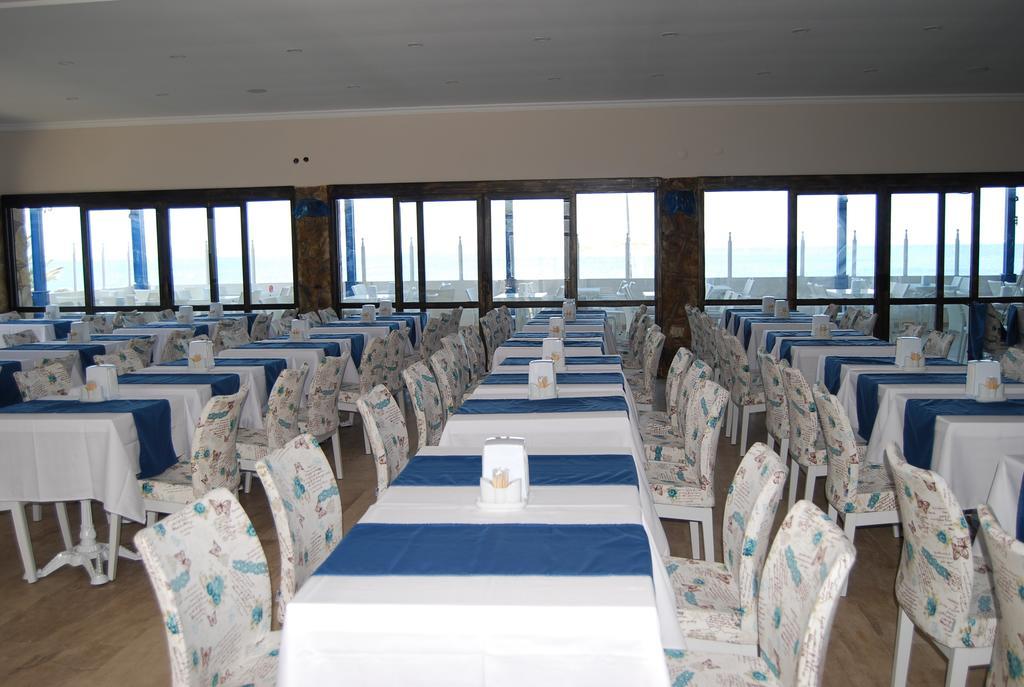 Club Blue White All Inclusive Тургутрейс Екстер'єр фото
