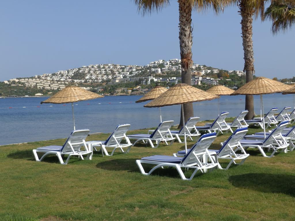 Club Blue White All Inclusive Тургутрейс Екстер'єр фото