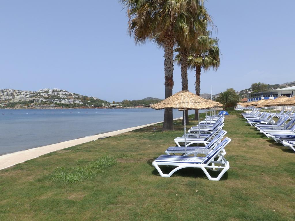 Club Blue White All Inclusive Тургутрейс Екстер'єр фото