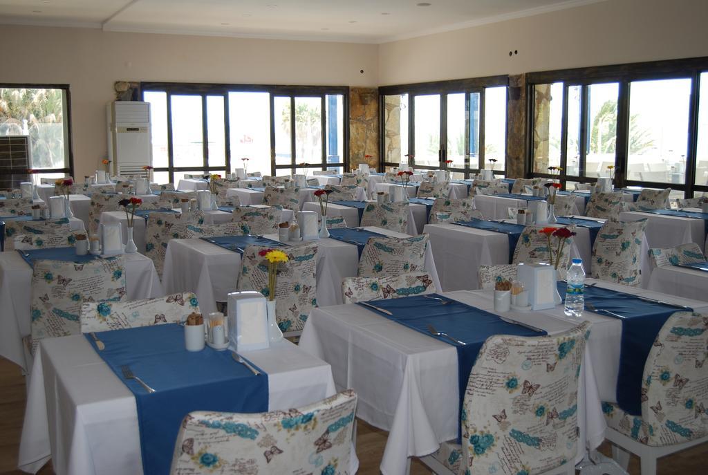 Club Blue White All Inclusive Тургутрейс Екстер'єр фото
