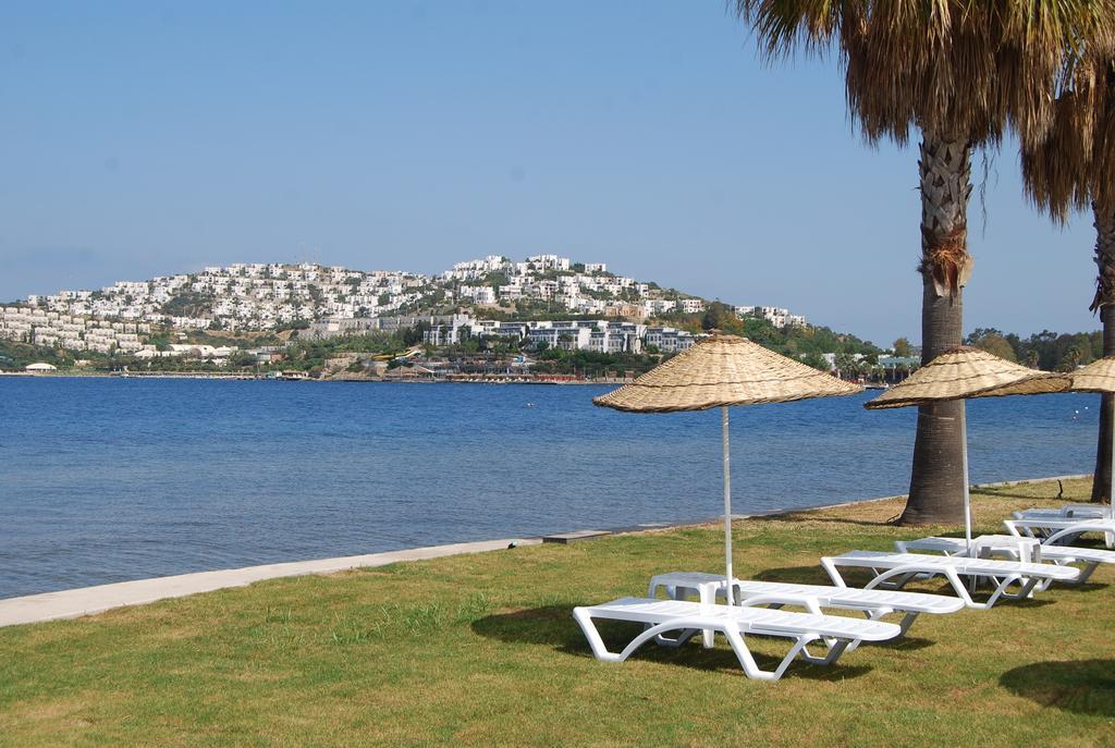 Club Blue White All Inclusive Тургутрейс Екстер'єр фото