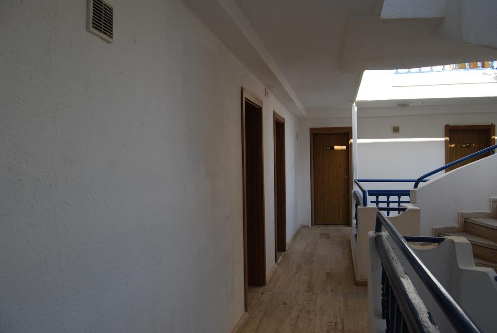 Club Blue White All Inclusive Тургутрейс Номер фото