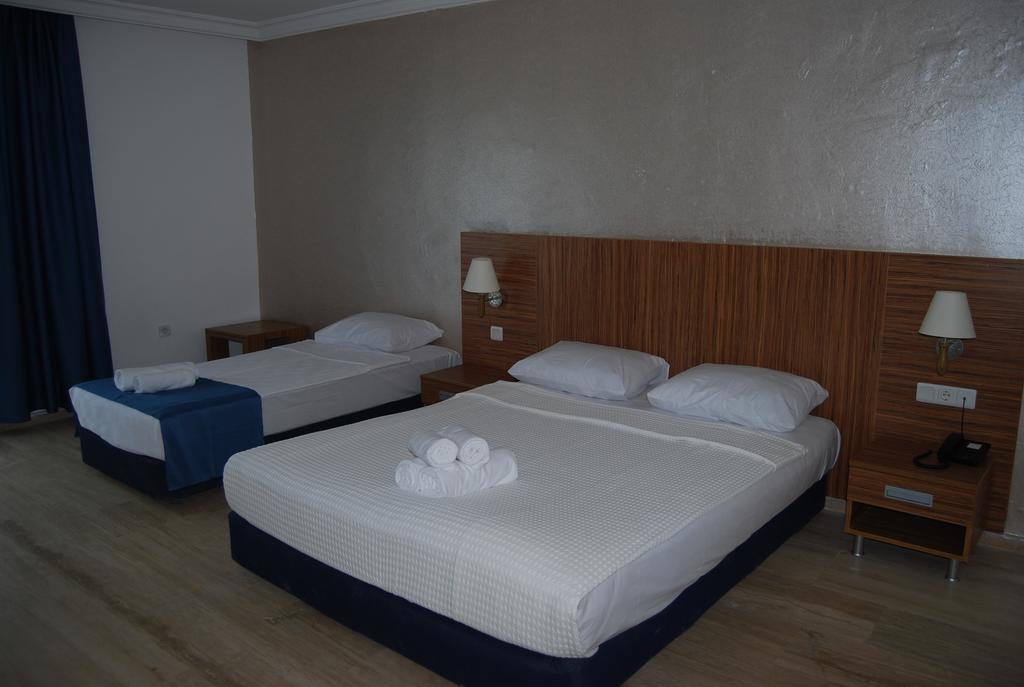Club Blue White All Inclusive Тургутрейс Номер фото