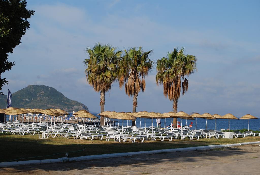 Club Blue White All Inclusive Тургутрейс Екстер'єр фото