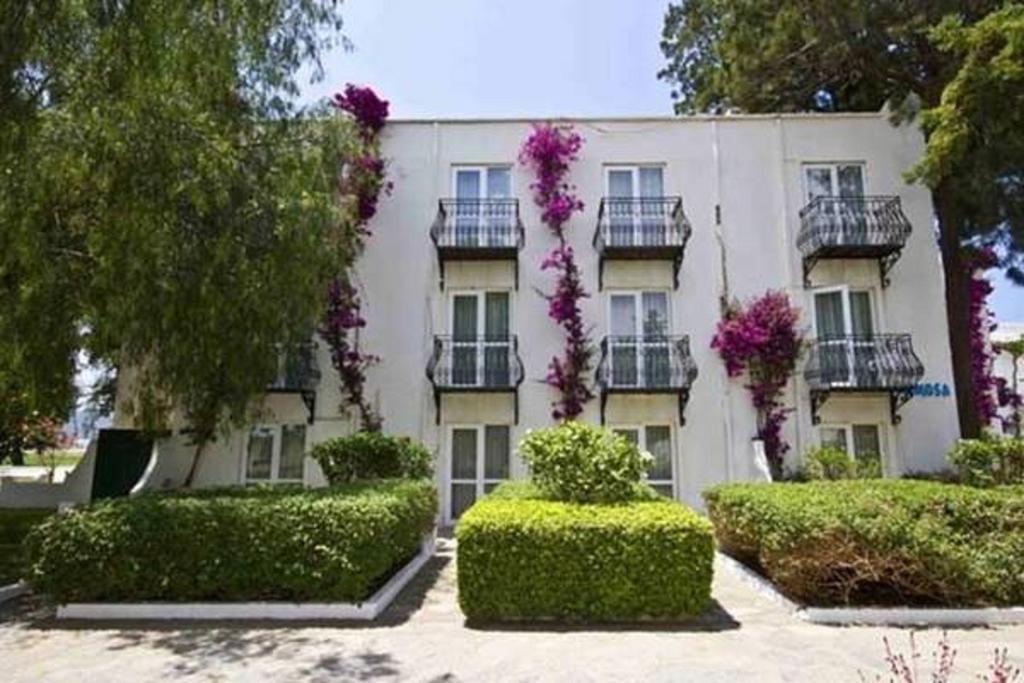 Club Blue White All Inclusive Тургутрейс Номер фото
