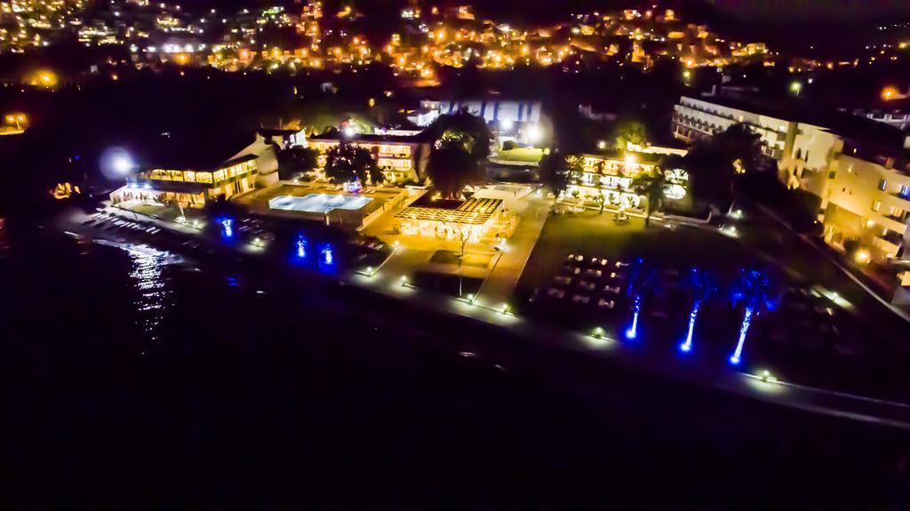 Club Blue White All Inclusive Тургутрейс Екстер'єр фото