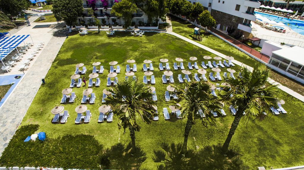 Club Blue White All Inclusive Тургутрейс Екстер'єр фото