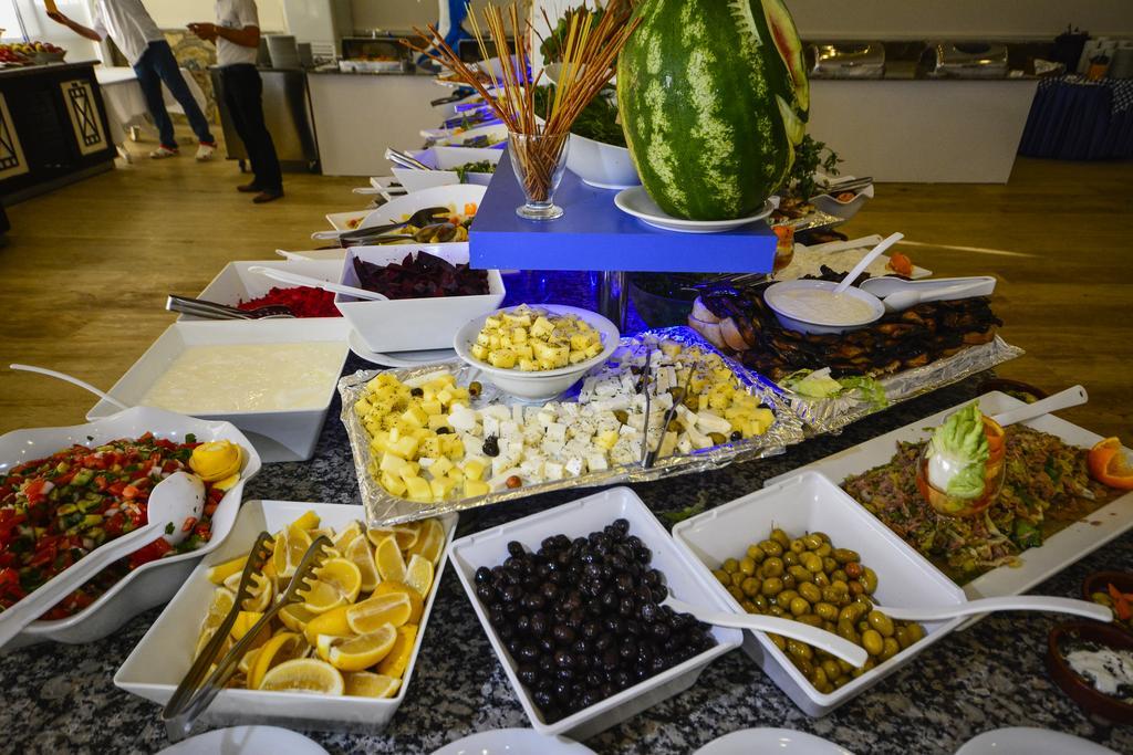 Club Blue White All Inclusive Тургутрейс Екстер'єр фото