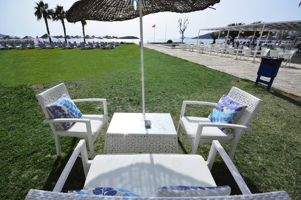 Club Blue White All Inclusive Тургутрейс Екстер'єр фото